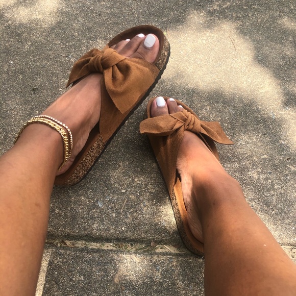 Tan Bow Slides - Picture 1 of 1